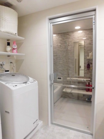 TOTO エスクアでワンランク上の洗面空間に TOTO エスクアでワンランク上の洗面空間に